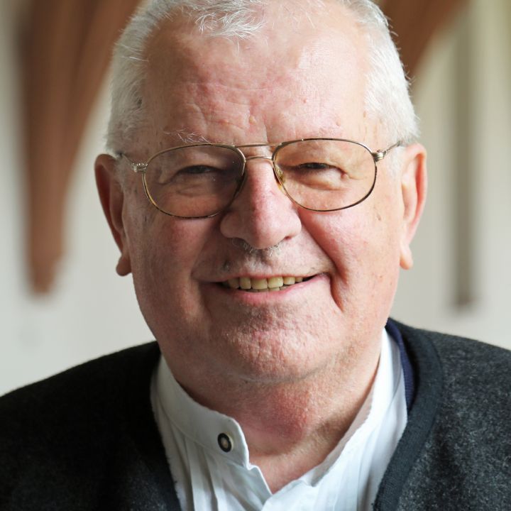 Studiendirektor a.D. Ernst Knoll