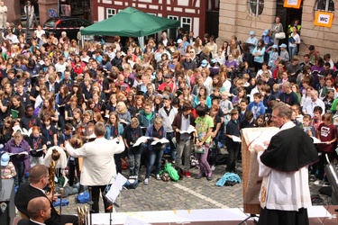 11-07-15 PueriCantores in AB 22-003.jpg